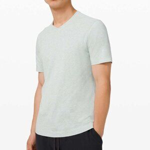 Lululemon Men's 5 Year Basic V Neck Heathered Island Mist Size Medium